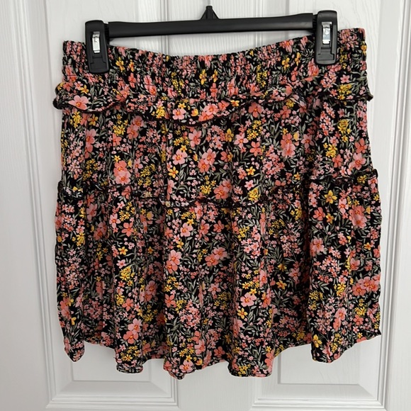 American Eagle Floral Skirt - Picture 2 of 4
